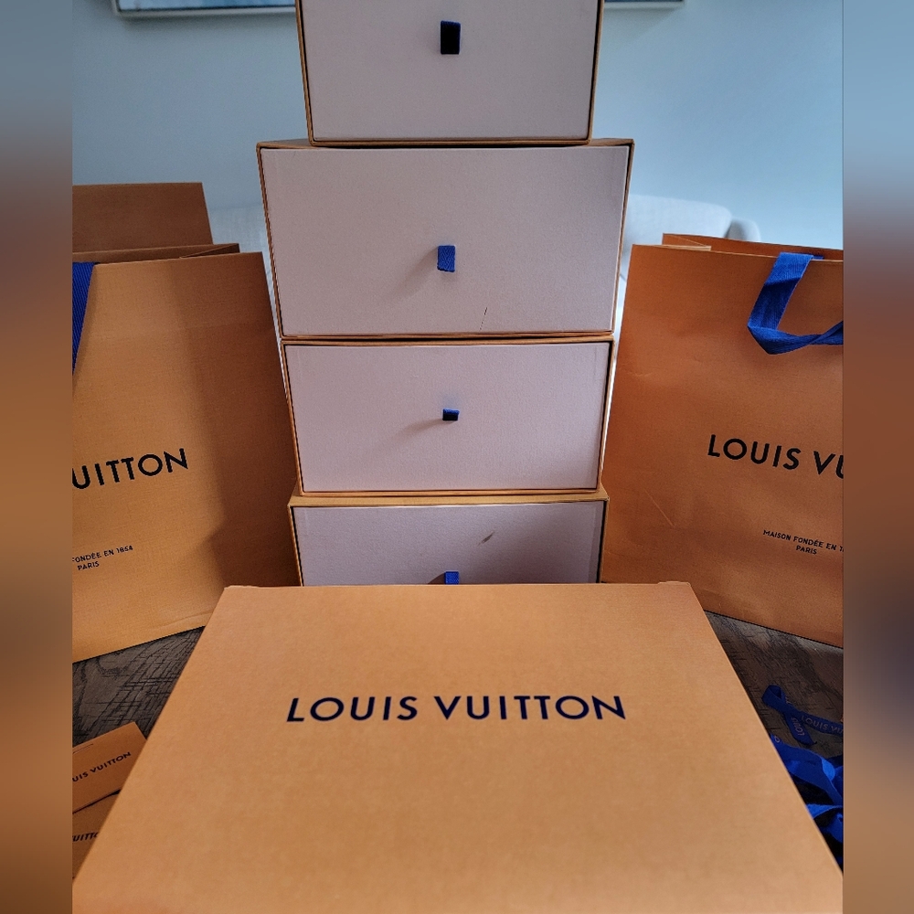 Louis Vuitton Orange and Blue Packaging Collection - Picture 3 of 8